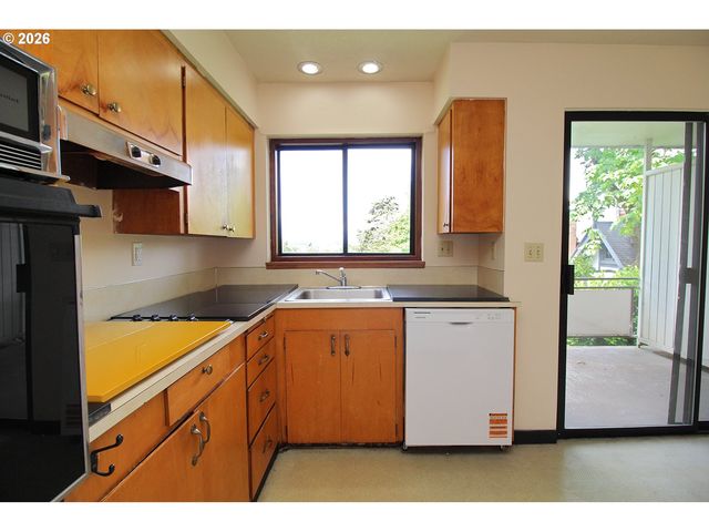 2575 Nw LOVEJOY St, Portland, OR 97210