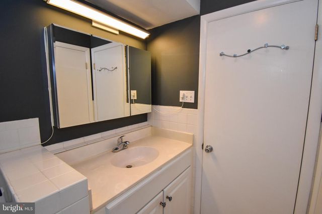 981 LIMEKILN RD, Doylestown, PA 18901