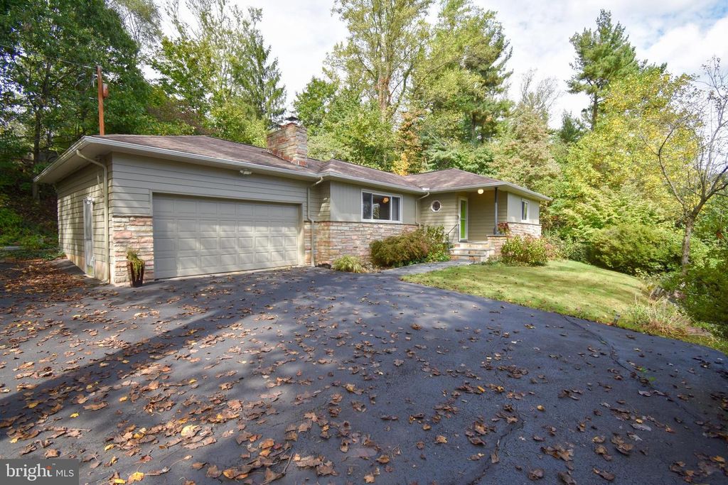 981 LIMEKILN RD, Doylestown, PA 18901