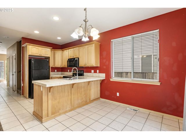 2833 Ne STAPLETON Rd, Vancouver, WA 98661