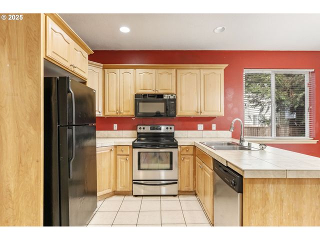 2833 Ne STAPLETON Rd, Vancouver, WA 98661