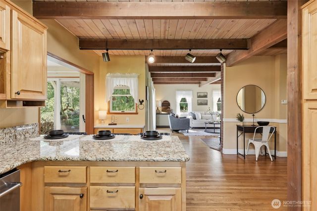 15714 Larson Lane, Mount Vernon, WA 98273