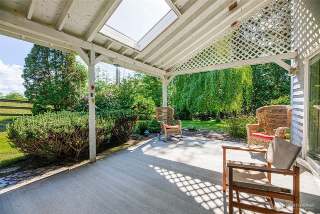 15714 Larson Lane, Mount Vernon, WA 98273