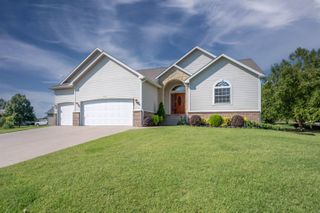714 Quail Nest Rd, Winfield, KS 67156