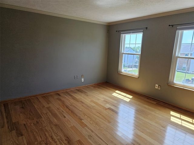 182 Markwood Dr, Cecil, PA 15317