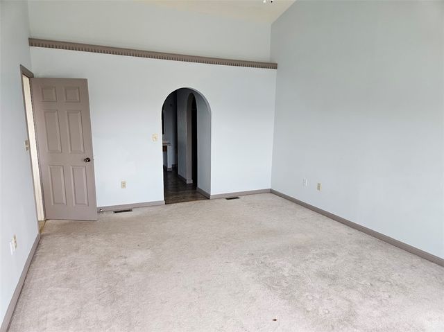 182 Markwood Dr, Cecil, PA 15317