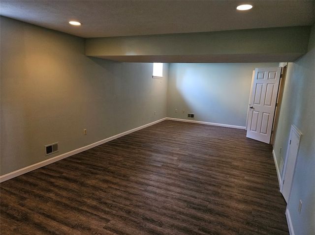 182 Markwood Dr, Cecil, PA 15317