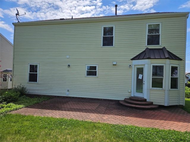 182 Markwood Dr, Cecil, PA 15317