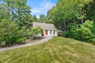 132 Old Mill Pond Road, Henniker, NH 03242