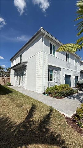 679 SE 13th St Cir, Homestead, FL 33034