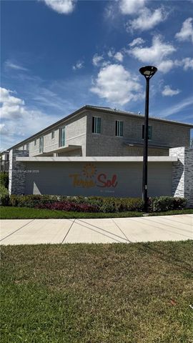 679 SE 13th St Cir, Homestead, FL 33034