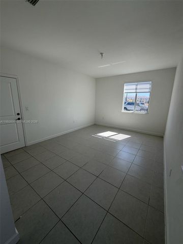 679 SE 13th St Cir, Homestead, FL 33034
