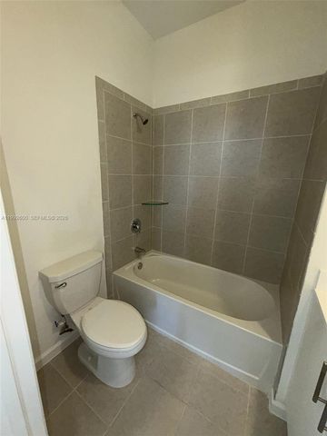 679 SE 13th St Cir, Homestead, FL 33034