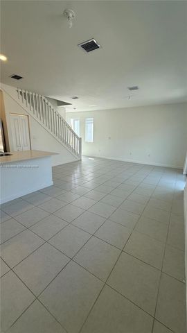 679 SE 13th St Cir, Homestead, FL 33034