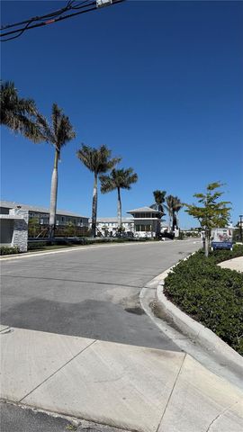 679 SE 13th St Cir, Homestead, FL 33034