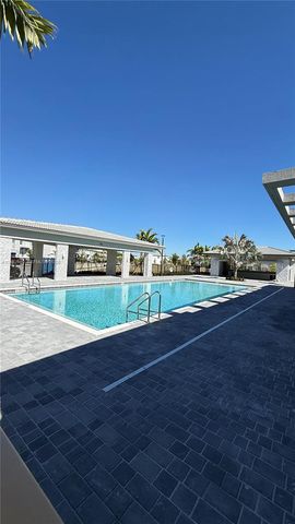 679 SE 13th St Cir, Homestead, FL 33034