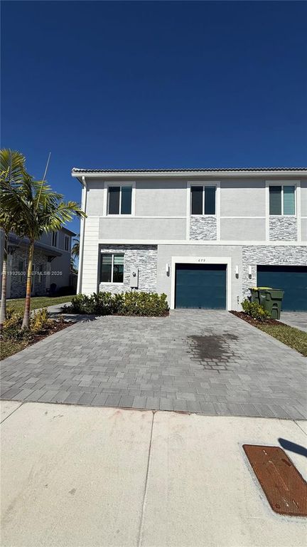 679 SE 13th St Cir, Homestead, FL 33034