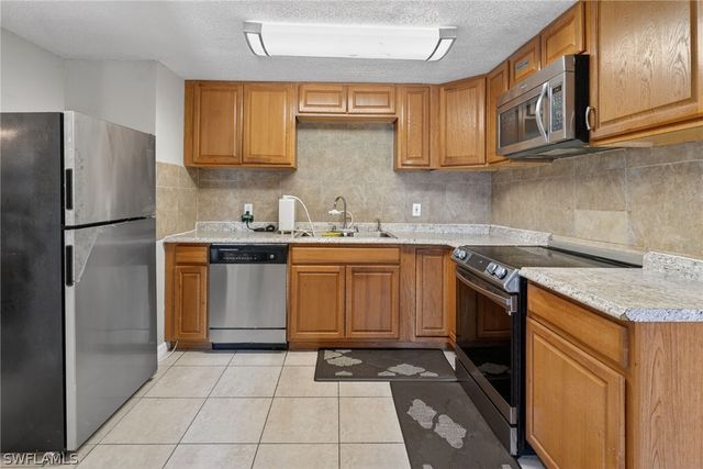 2201 Coronet ST, Fort Myers, FL 33907