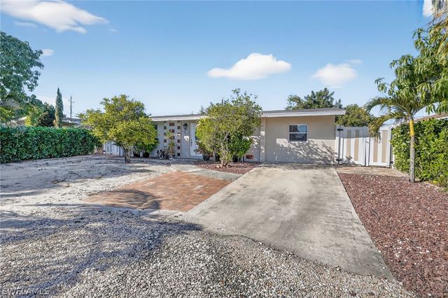 2201 Coronet ST, Fort Myers, FL 33907