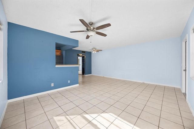 35 Sussex B, West Palm Beach, FL 33417