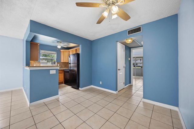 35 Sussex B, West Palm Beach, FL 33417