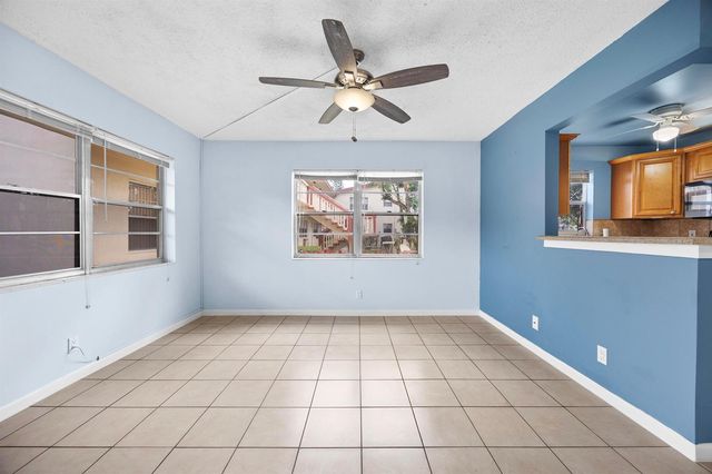 35 Sussex B, West Palm Beach, FL 33417