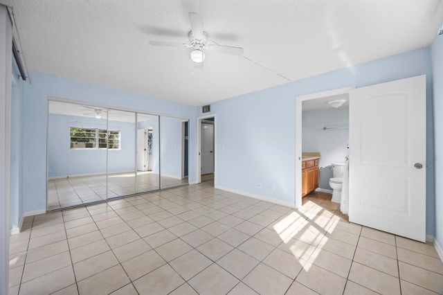 35 Sussex B, West Palm Beach, FL 33417