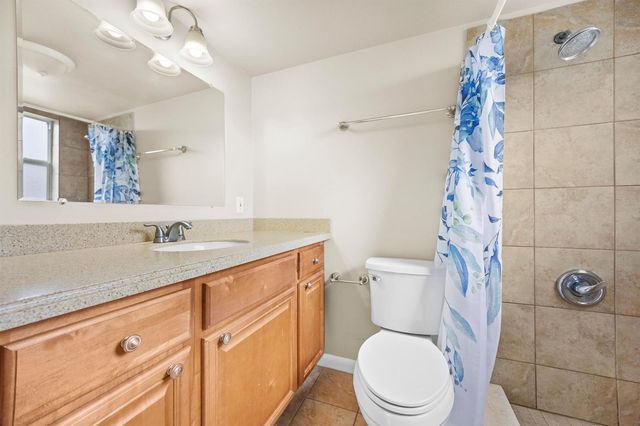 35 Sussex B, West Palm Beach, FL 33417