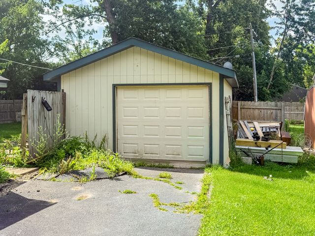 22235 W Greene Lane, Antioch, IL 60002