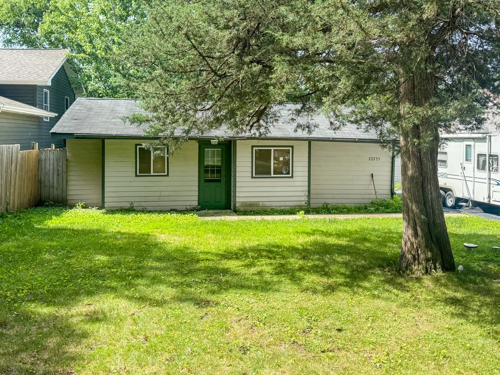 22235 W Greene Lane, Antioch, IL 60002