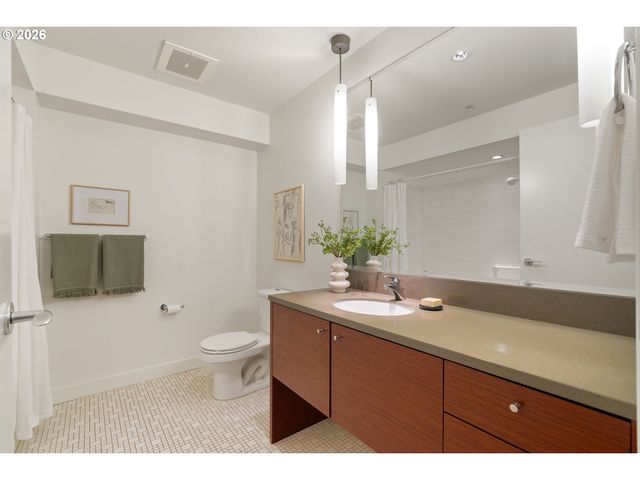 3601 S RIVER Pkwy 1214, Portland, OR 97239