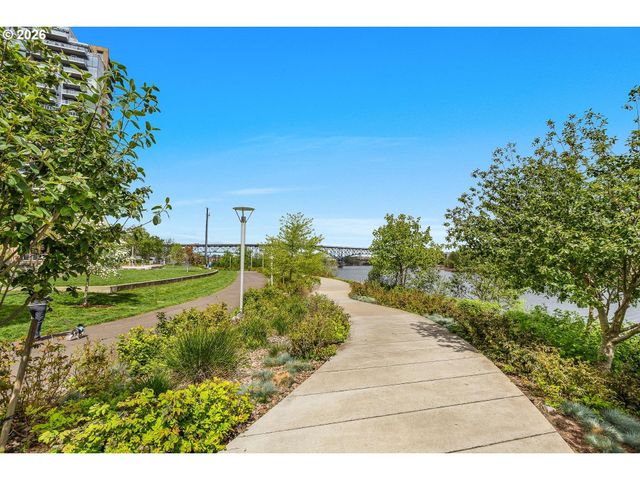 3601 S RIVER Pkwy 1214, Portland, OR 97239