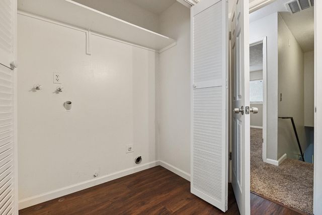 1664 W North Bear Creek Dr, Merced, CA 95348