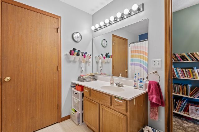 406 S Pleasant Drive, Kouts, IN 46347