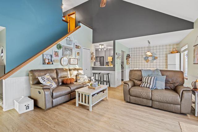 406 S Pleasant Drive, Kouts, IN 46347