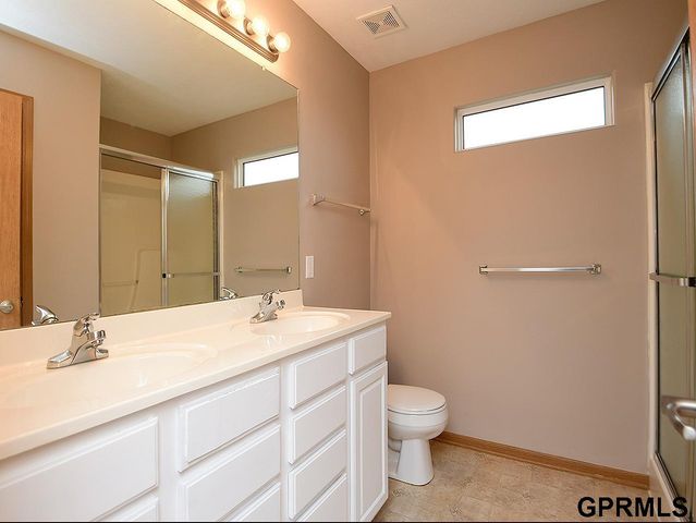 2807 Yorktown Street, Bellevue, NE 68123