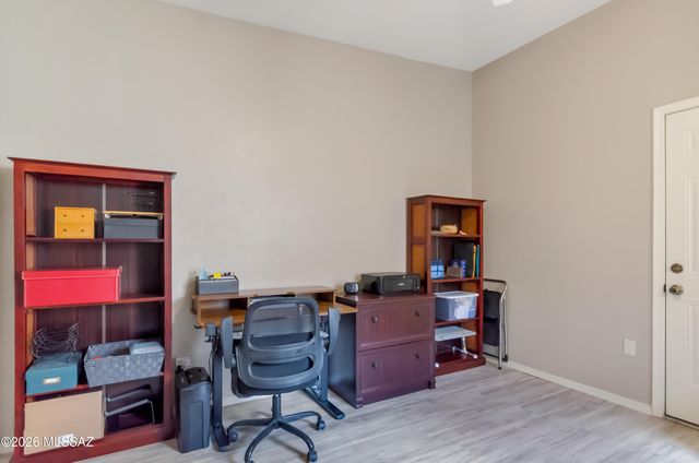 709 W Sunlight Lane, Tucson, AZ 85704