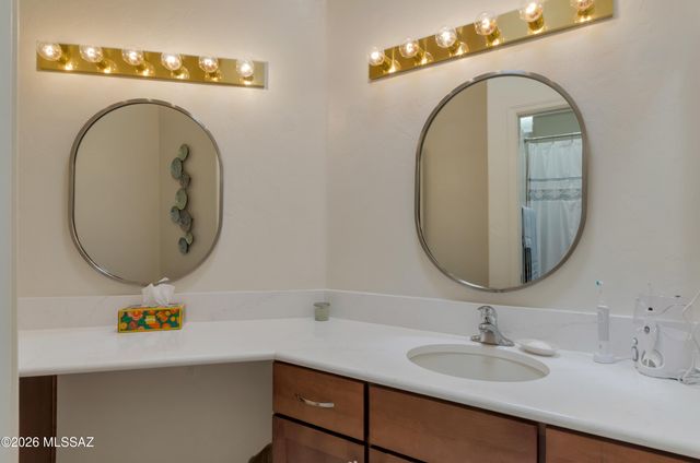 709 W Sunlight Lane, Tucson, AZ 85704