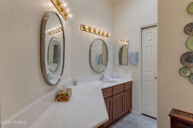 709 W Sunlight Lane, Tucson, AZ 85704