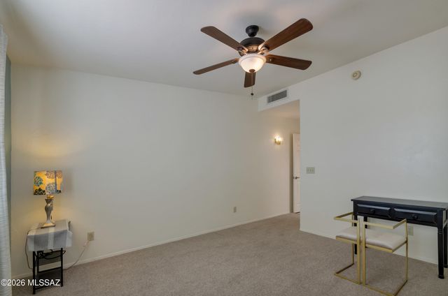 709 W Sunlight Lane, Tucson, AZ 85704