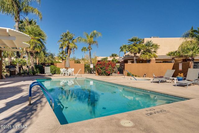 709 W Sunlight Lane, Tucson, AZ 85704