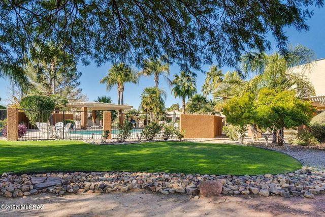 709 W Sunlight Lane, Tucson, AZ 85704