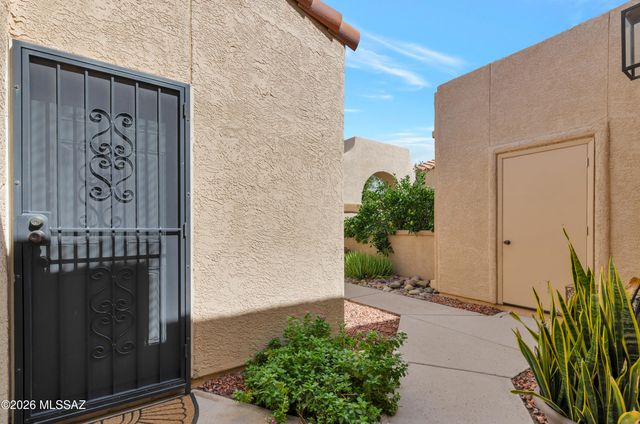 709 W Sunlight Lane, Tucson, AZ 85704