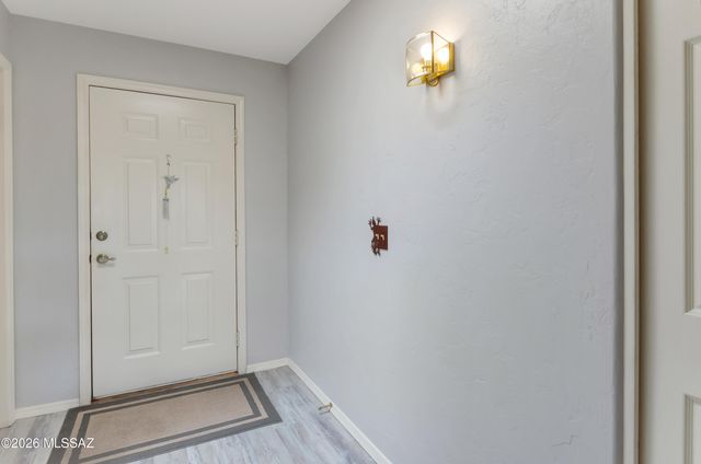 709 W Sunlight Lane, Tucson, AZ 85704