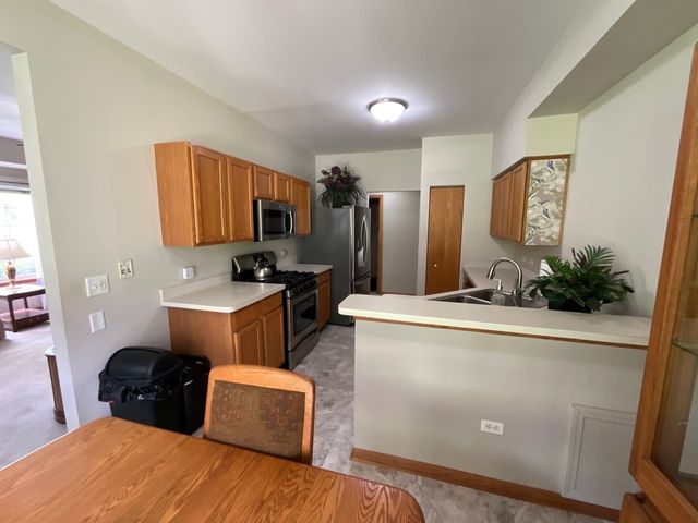 832 Coronado Court 832, Elgin, IL 60123