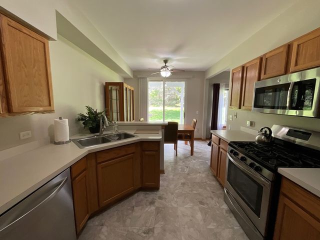 832 Coronado Court 832, Elgin, IL 60123