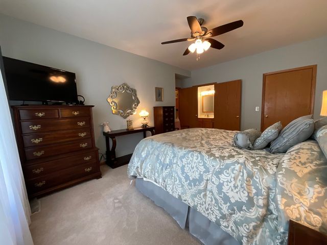 832 Coronado Court 832, Elgin, IL 60123