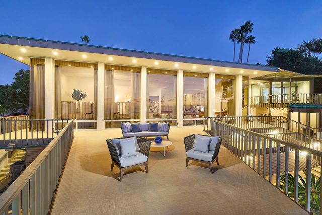 1920 Spindrift Drive, La Jolla, CA 92037