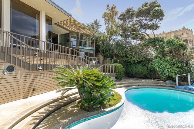 1920 Spindrift Drive, La Jolla, CA 92037