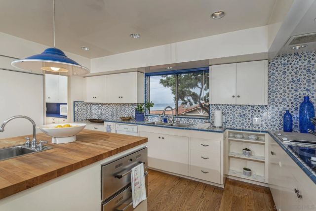 1920 Spindrift Drive, La Jolla, CA 92037